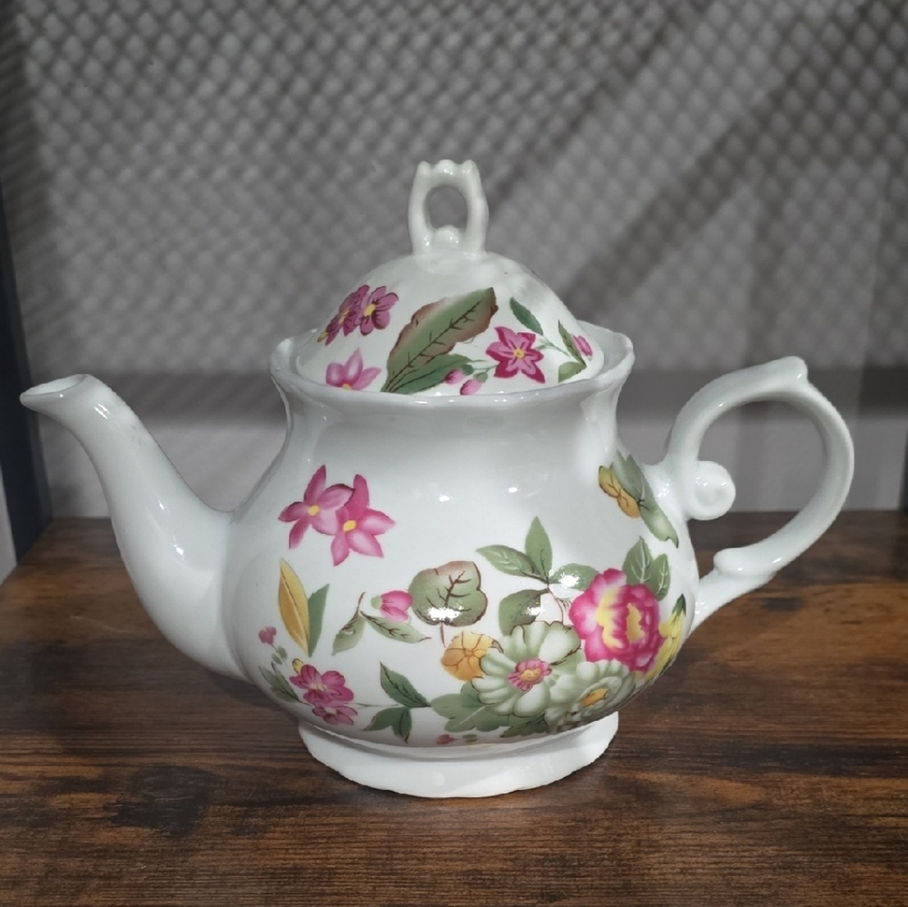 Floral Teapot with Lid